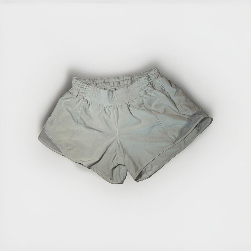 Lululemon Hotty Hot Shorts Women's Size 8 Low Rise 2.5" Light Grey Running